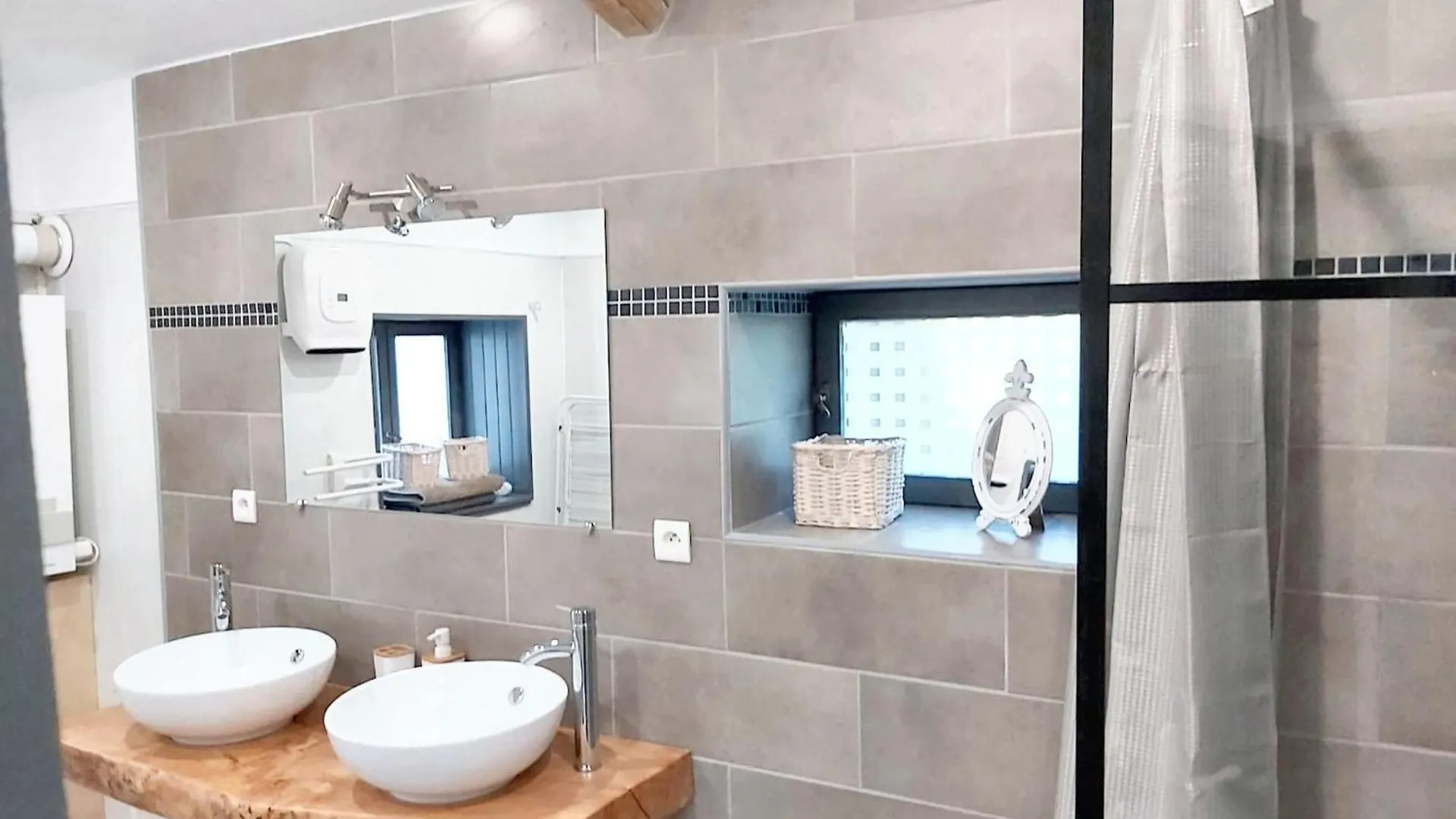 Maison Charmante A Sauveterre Avec Piscine Privee